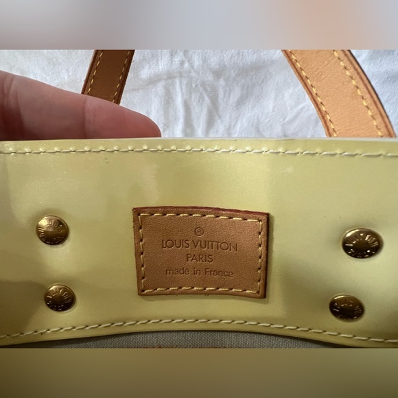 ✨LOUIS VUITTON Monogram Vernis Reade PM Hand Bag✨ - Picture 7 of 12